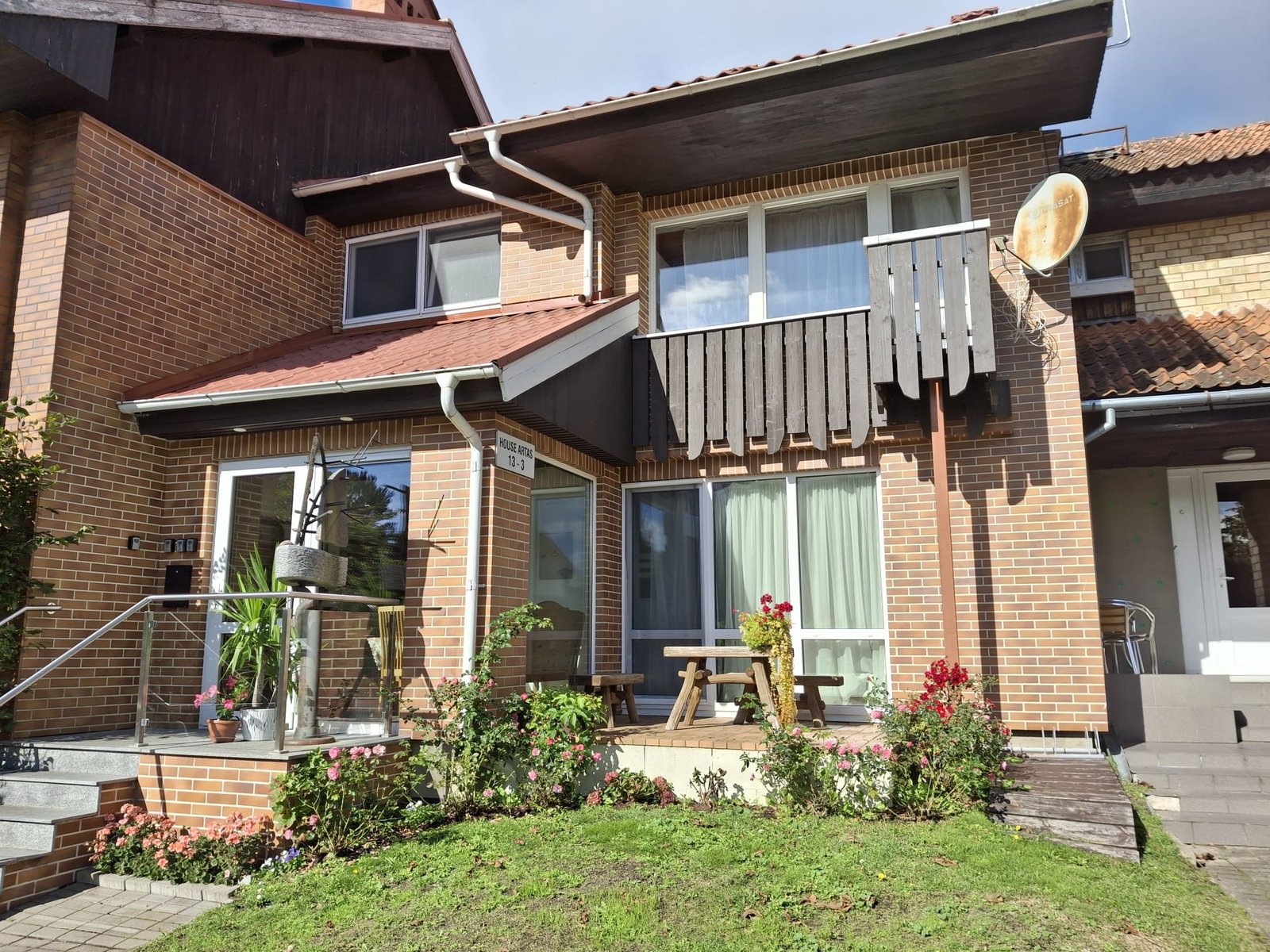 Svečių namai „Artas“ – išorė