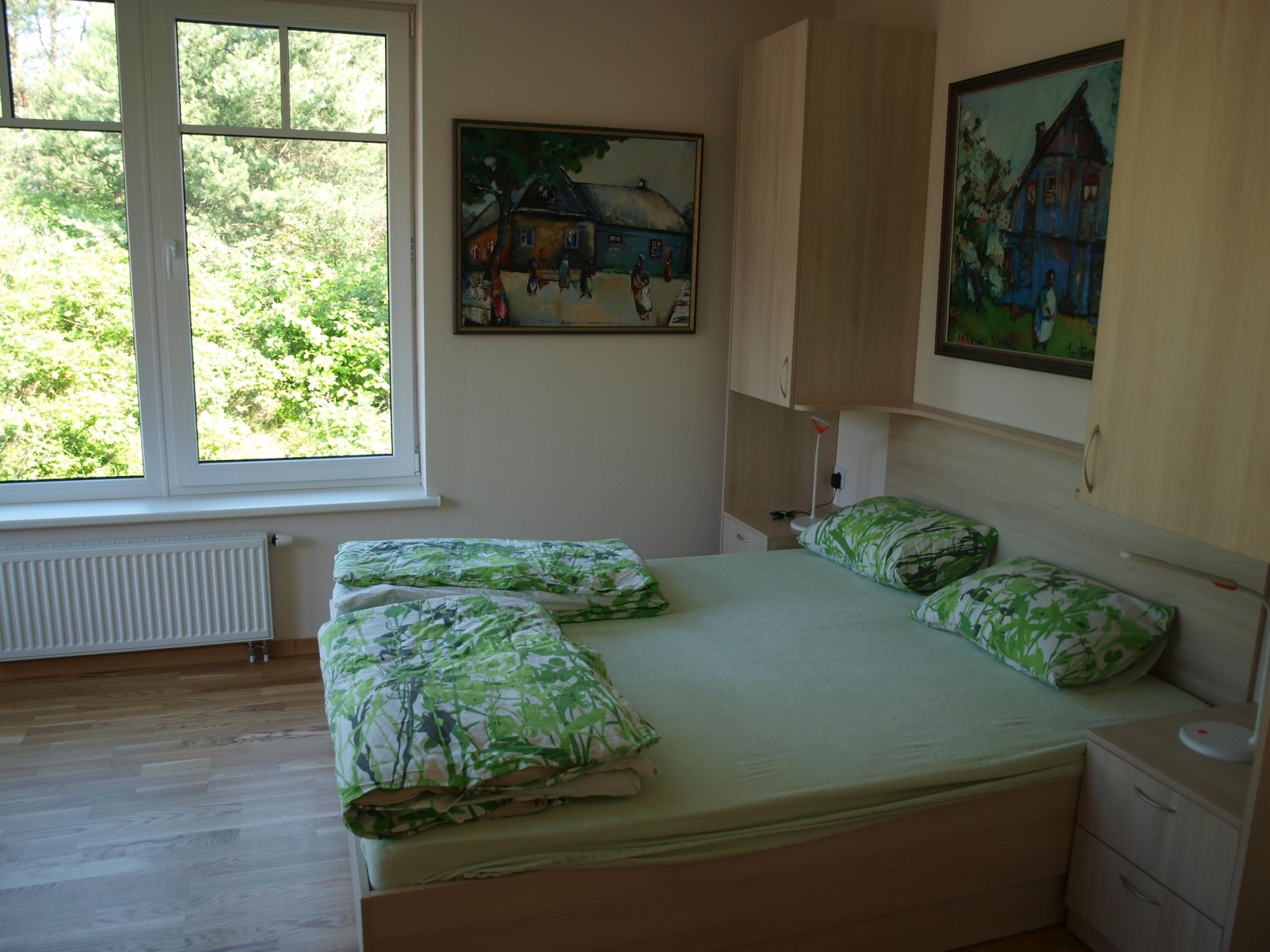 Apartamentai su terasa – miegamasis su vaizdu į žalumą